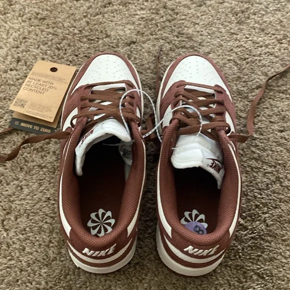 Nike | NWT Nike Dunk Low - Picture 8 of 11